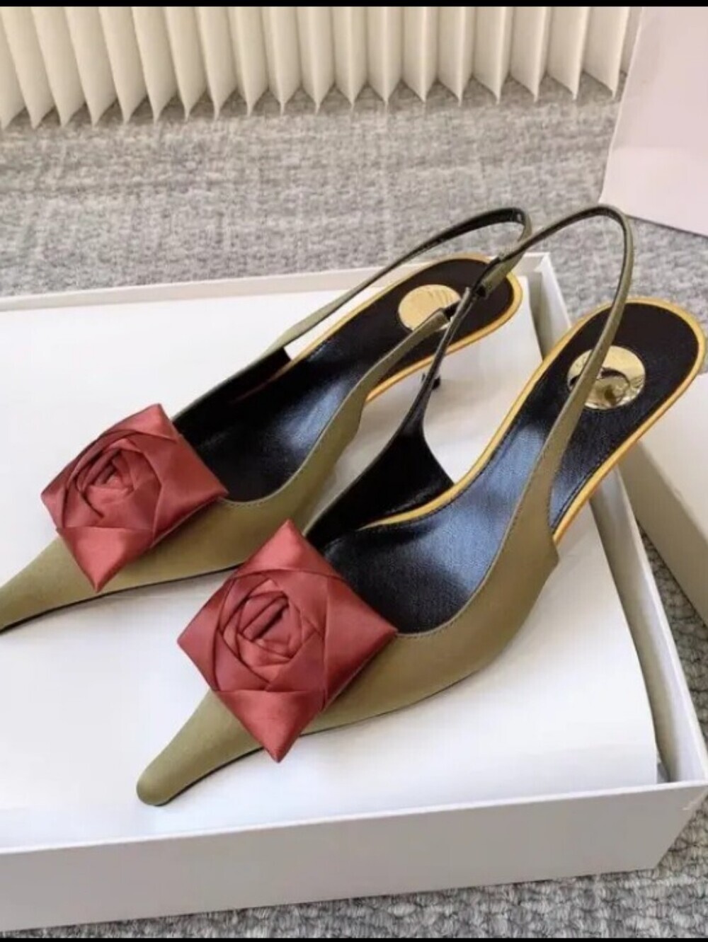 2026 Spring New High Heels Fashionable Rose Flower Sandals Elegant Thin Heel